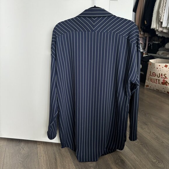 Aritzia Babaton Kearney Oversized Casual Button Down Shirt - Picture 5 of 9